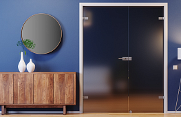 Легкая цельностеклянная дверь – вариант для тех, кто ценит комфорт, функциональность и стиль.  tab